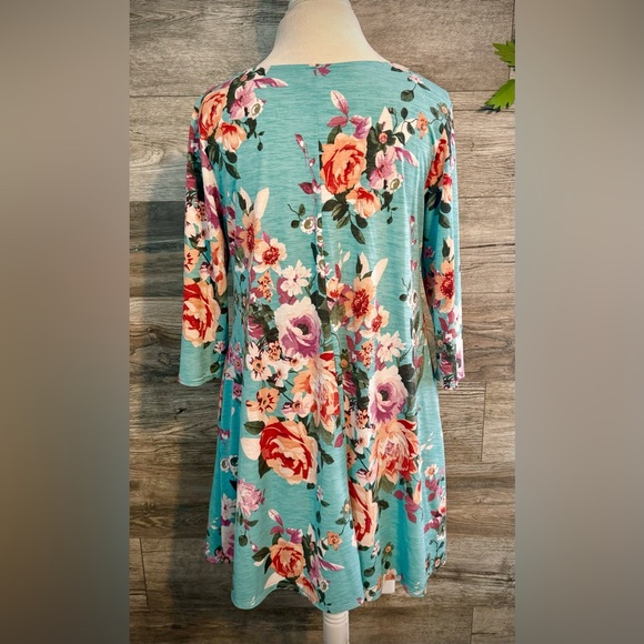 HoneyMe Tunic Length Floral Dress/Top - Picture 2 of 6